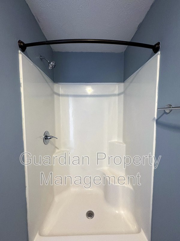 Lovely 3 Bed 2 Bath Home with Bonus Room property image