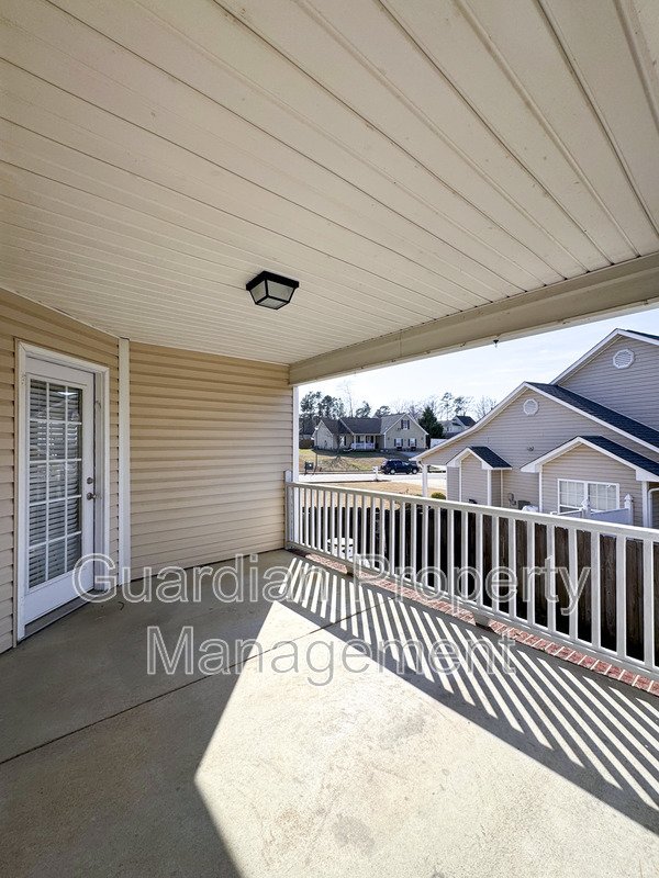 Lovely 3 Bed 2 Bath Home with Bonus Room property image