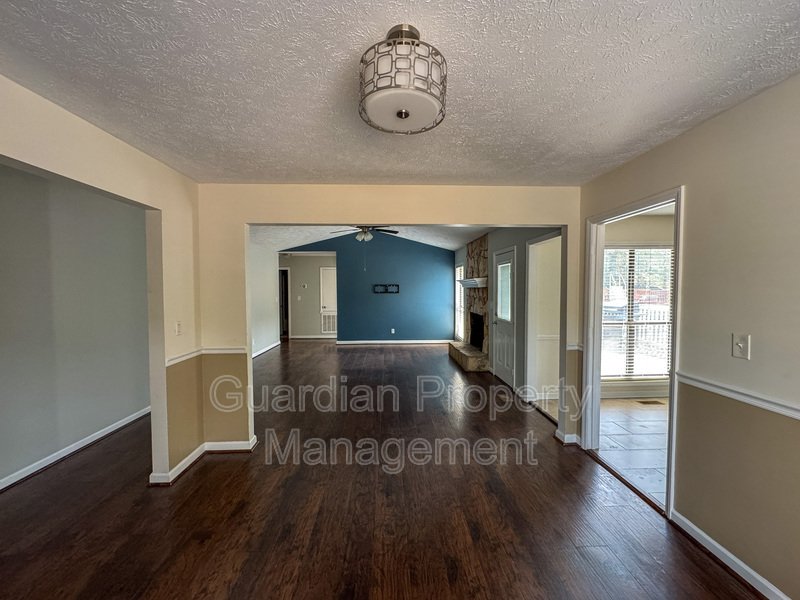 Beautiful 3 Bed 2 Bath Home with Fenced Backyard property image