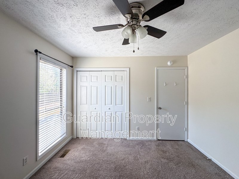 Beautiful 3 Bed 2 Bath Home with Fenced Backyard property image