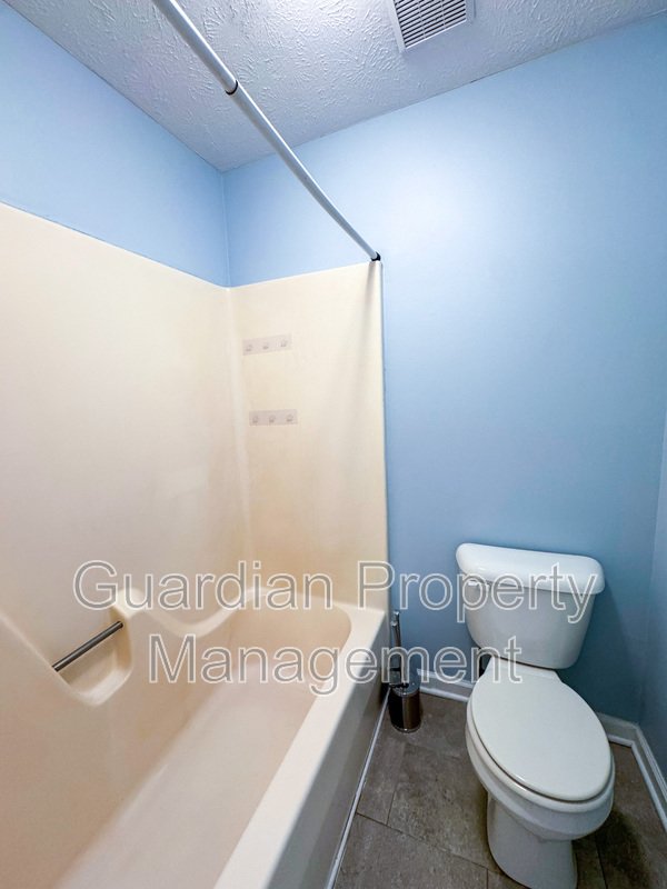 Beautiful 3 Bed 2 Bath Home with Fenced Backyard property image