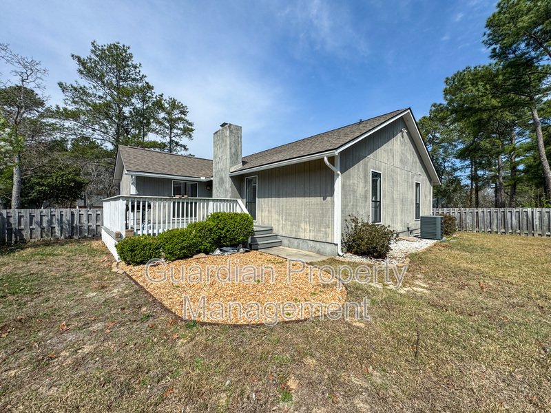 Beautiful 3 Bed 2 Bath Home with Fenced Backyard property image