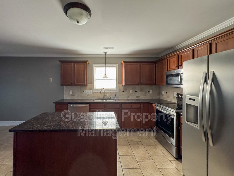 Lovely 3 Bed 2.5 Bath Home in Fayetteville property image