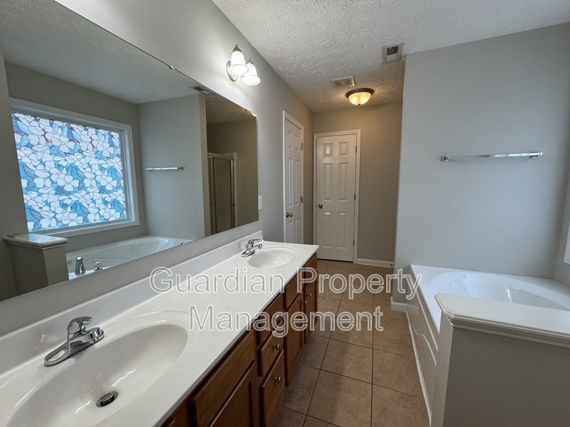 Spacious 4 Bed 2.5 Bath Home in Carolina Lakes property image