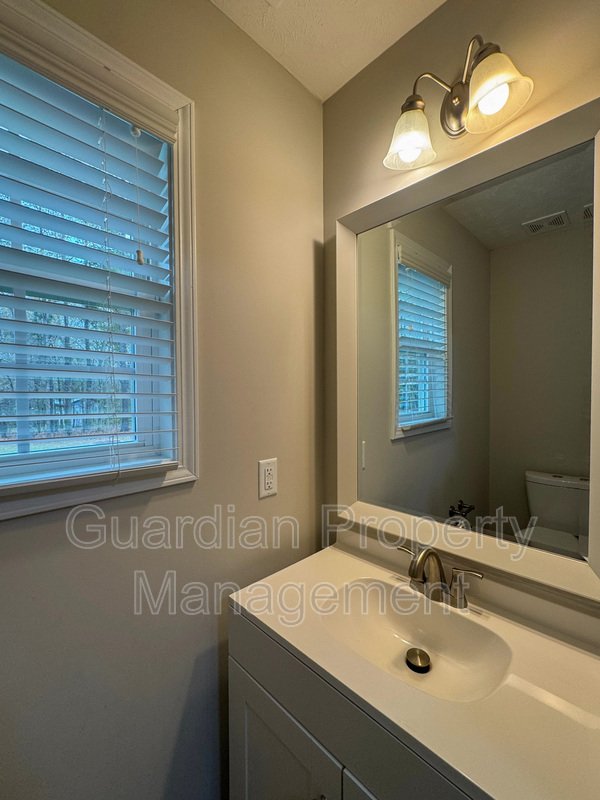 Well-Maintenance 4 Bed 2.5 Bath Hoke County Home property image