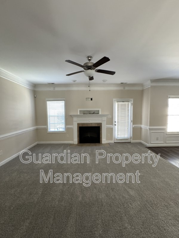 Lovely 3 Bed 2.5 Bath Townhome with Community Amenities property image