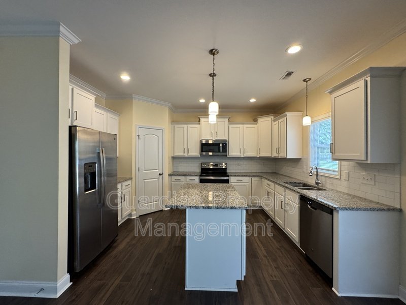 Beautiful 4 Bed 2.5 Bath Home with Fenced Backyard property image
