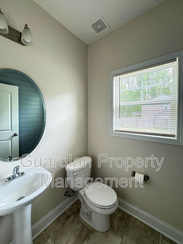 Beautiful 4 Bed 2.5 Bath Home with Fenced Backyard property image