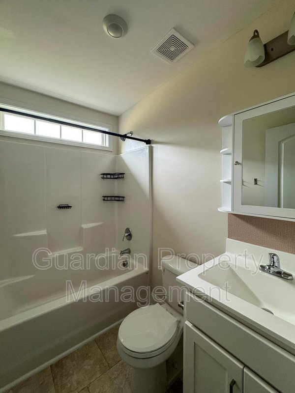 Beautiful 4 Bed 2.5 Bath Home with Fenced Backyard property image