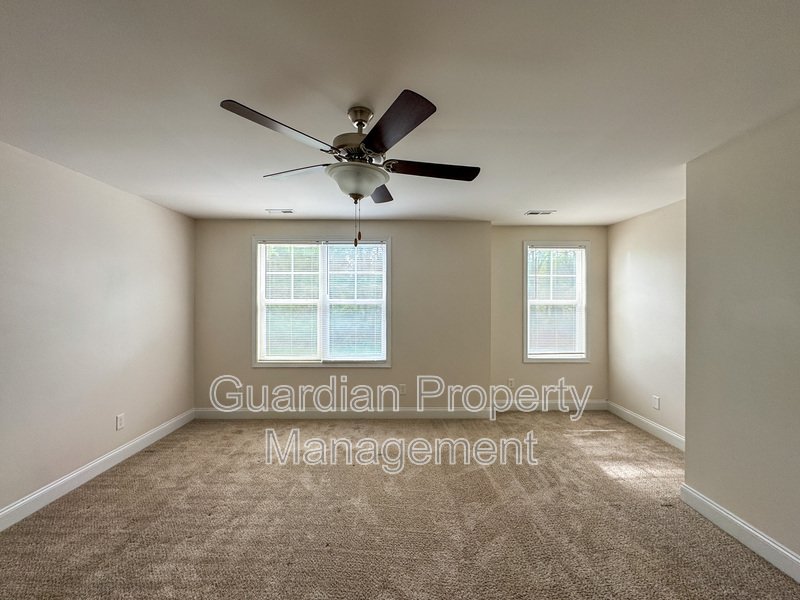 Beautiful 4 Bed 2.5 Bath Home with Fenced Backyard property image