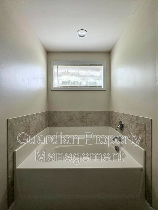 Beautiful 4 Bed 2.5 Bath Home with Fenced Backyard property image