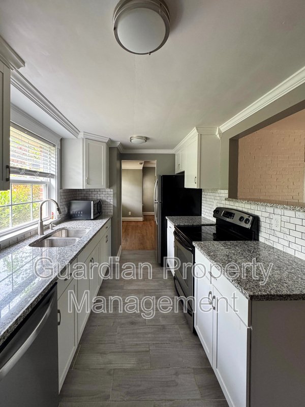 Charming 3 Bed 2 Bath Fayetteville Home property image