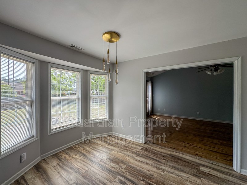 Charming 3 Bed 2 Bath Home with Bonus Room property image