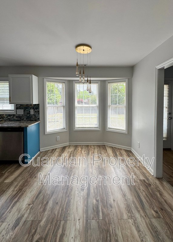 Charming 3 Bed 2 Bath Home with Bonus Room property image
