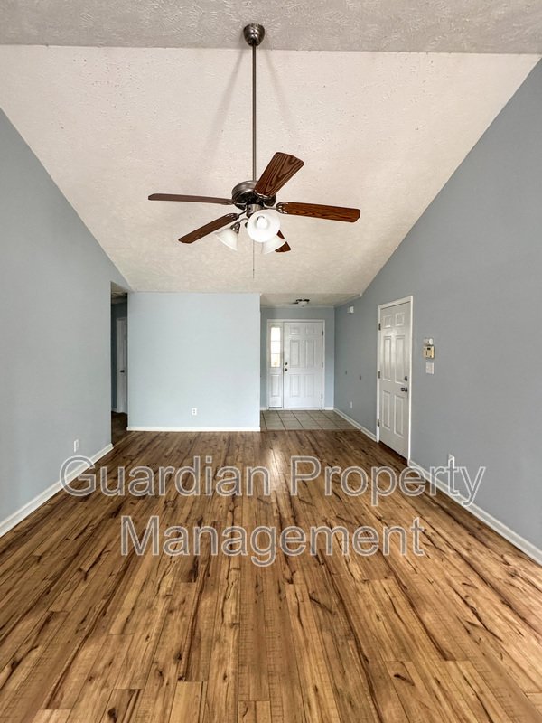 Charming 3 Bed 2 Bath Home with Bonus Room property image
