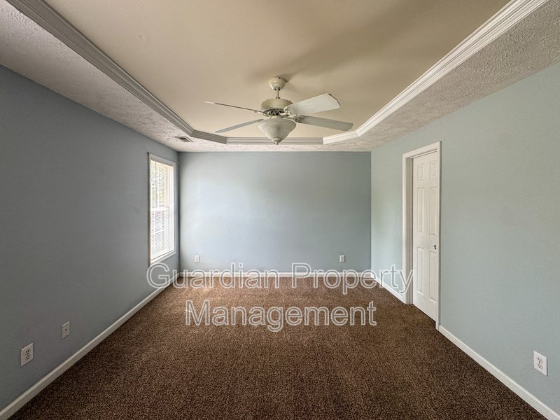 Charming 3 Bed 2 Bath Home with Bonus Room property image