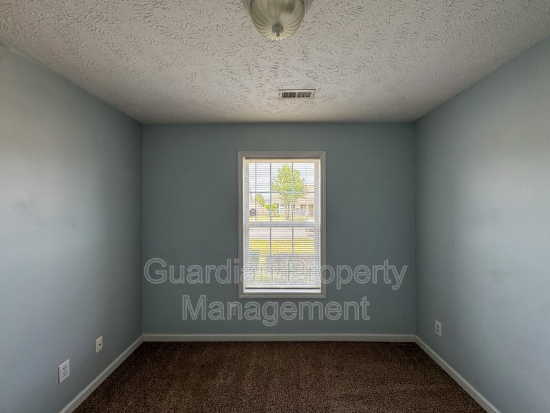 Charming 3 Bed 2 Bath Home with Bonus Room property image