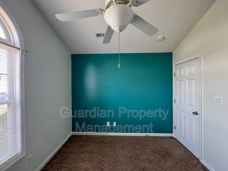 Charming 3 Bed 2 Bath Home with Bonus Room property image
