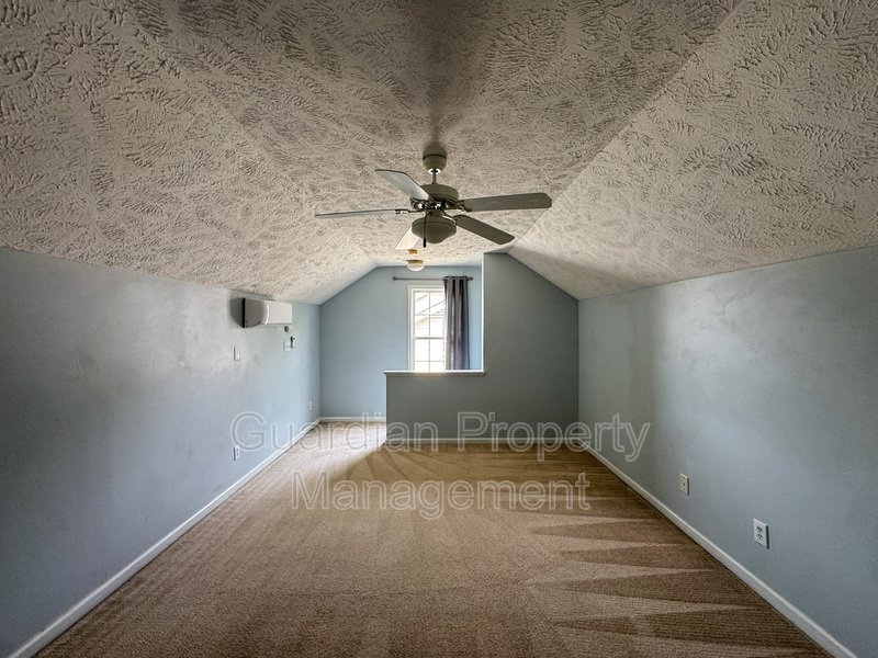 Charming 3 Bed 2 Bath Home with Bonus Room property image