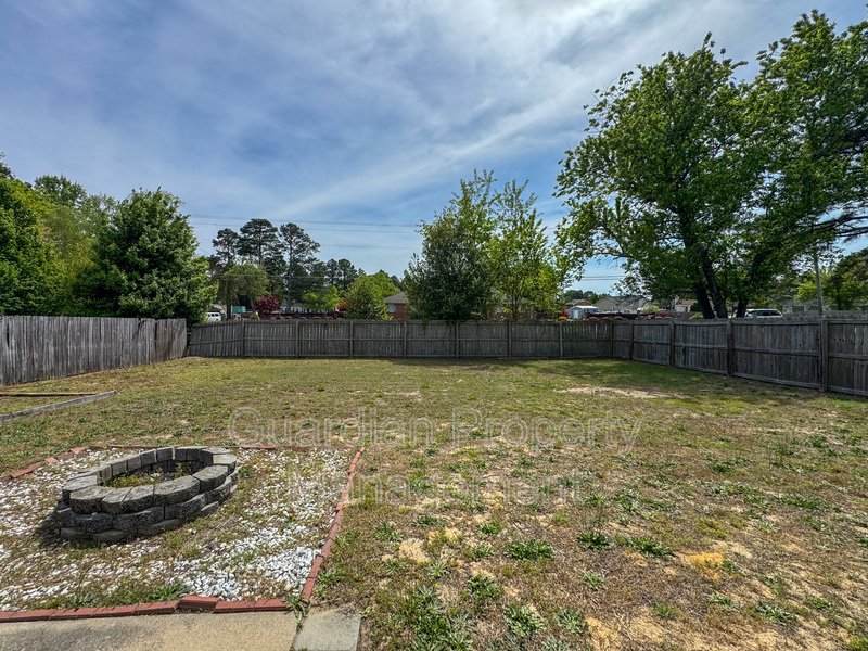 Charming 3 Bed 2 Bath Home with Bonus Room property image