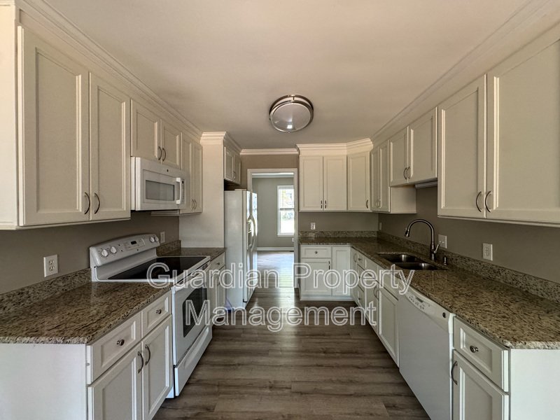 Charming 4 Bed 2 Bath Home in Jack Britt property image