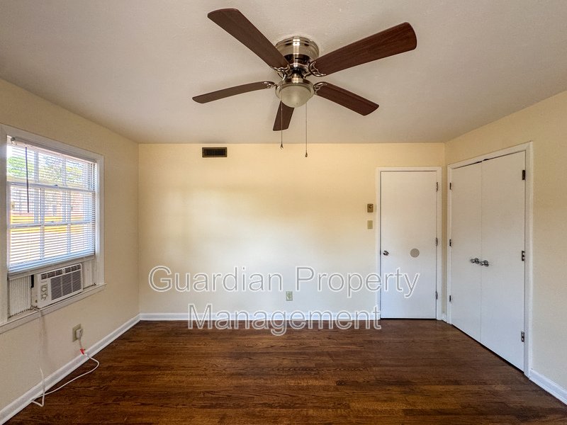 Conveniently Located 2 Bed 1.5 First Floor Unit property image
