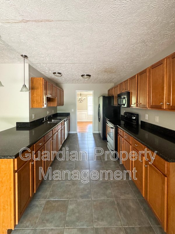 Spacious 4 Bed 2.5 Bath Home in Carolina Lakes property image