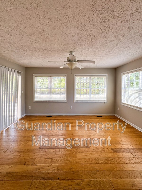 Spacious 4 Bed 2.5 Bath Home in Carolina Lakes property image