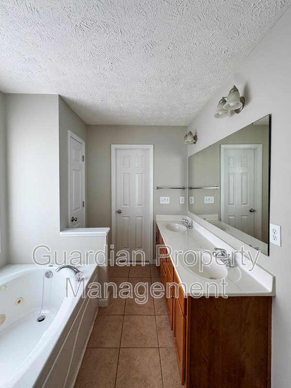 Spacious 4 Bed 2.5 Bath Home in Carolina Lakes property image