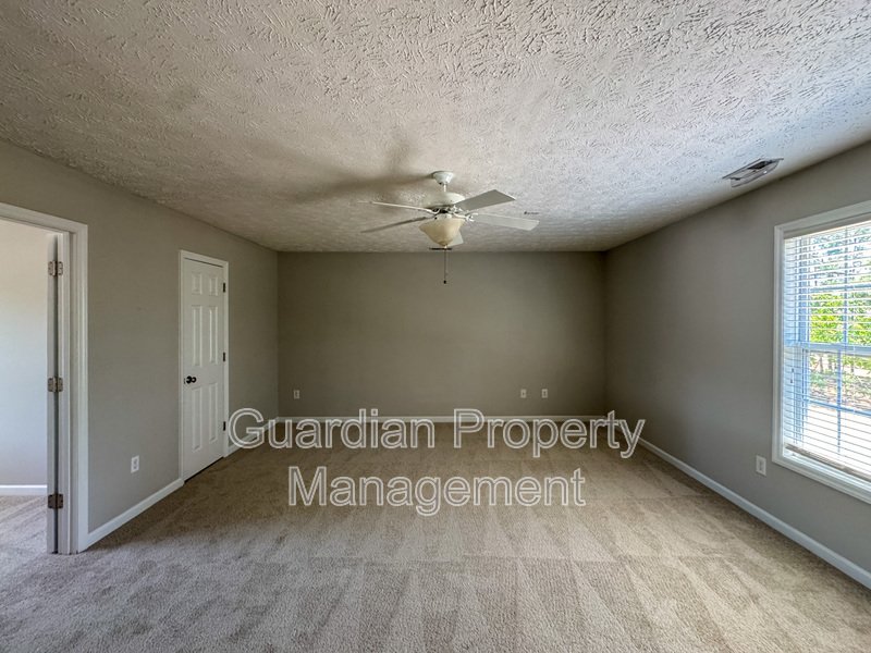 Spacious 4 Bed 2.5 Bath Home in Carolina Lakes property image