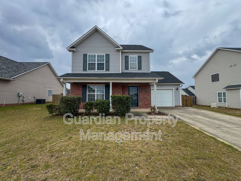 Spacious 3 Bed 2.5 Bath Home with Fenced Backyard property image