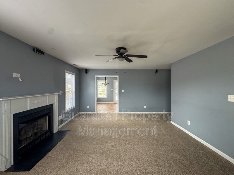 Spacious 3 Bed 2.5 Bath Home with Fenced Backyard property image