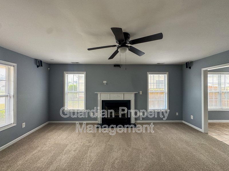 Spacious 3 Bed 2.5 Bath Home with Fenced Backyard property image