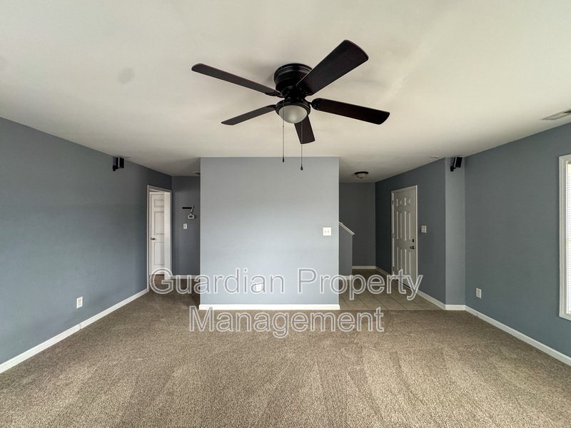 Spacious 3 Bed 2.5 Bath Home with Fenced Backyard property image