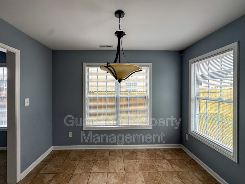 Spacious 3 Bed 2.5 Bath Home with Fenced Backyard property image
