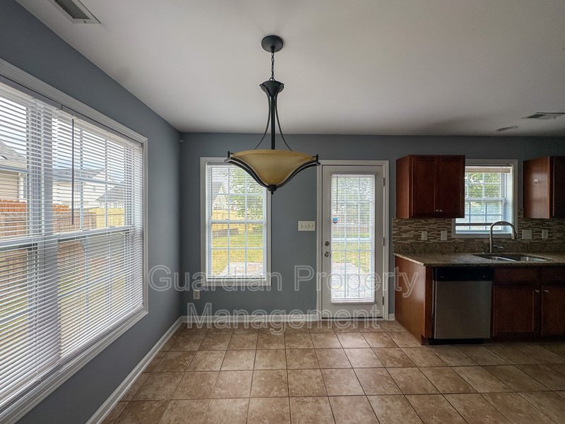 Spacious 3 Bed 2.5 Bath Home with Fenced Backyard property image
