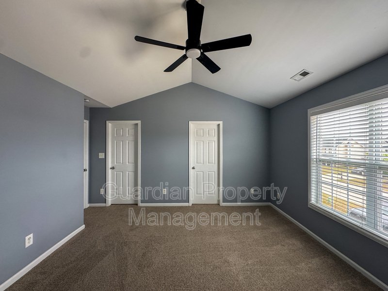 Spacious 3 Bed 2.5 Bath Home with Fenced Backyard property image