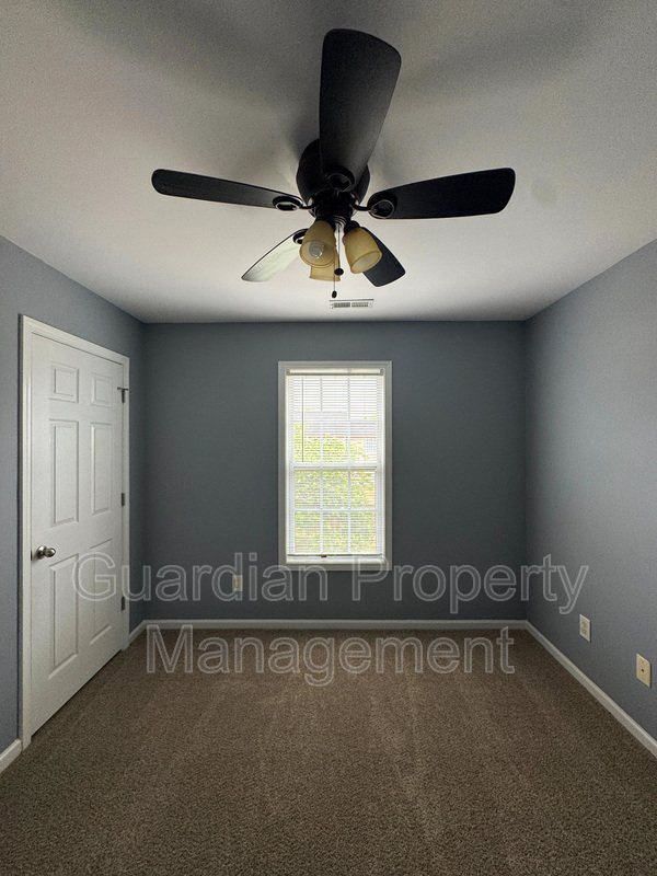 Spacious 3 Bed 2.5 Bath Home with Fenced Backyard property image
