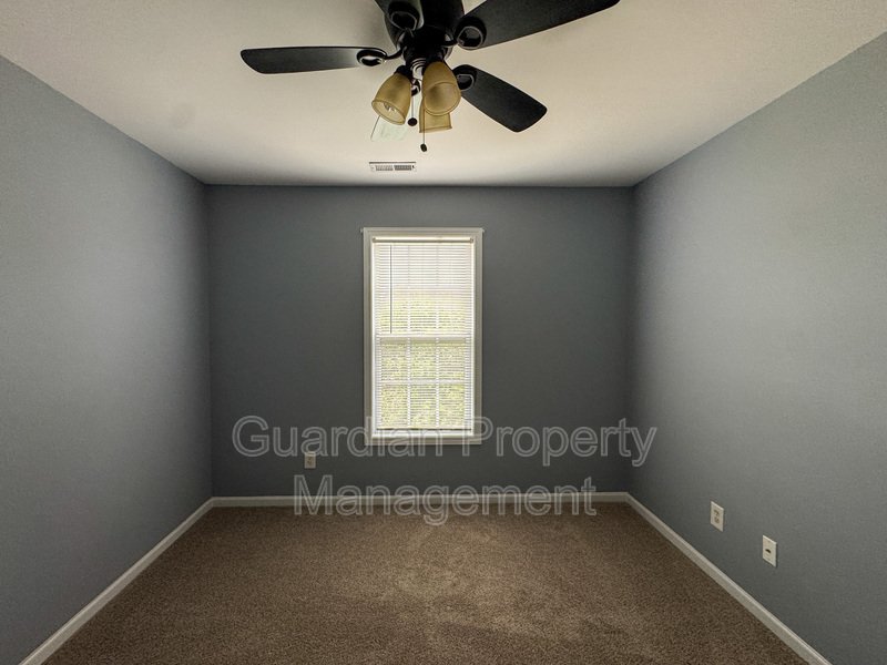 Spacious 3 Bed 2.5 Bath Home with Fenced Backyard property image