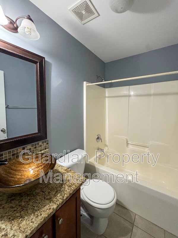 Spacious 3 Bed 2.5 Bath Home with Fenced Backyard property image