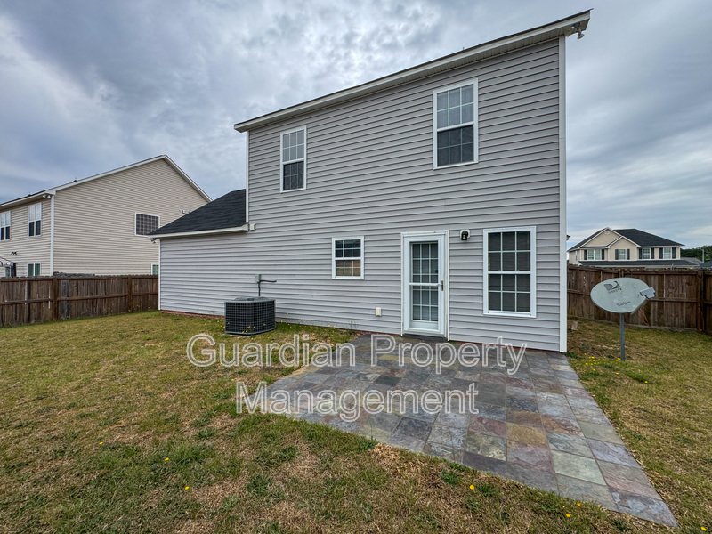 Spacious 3 Bed 2.5 Bath Home with Fenced Backyard property image