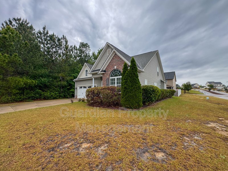 Gorgeous 3 Bed 2.5 Bath Home on Corner Lot property image