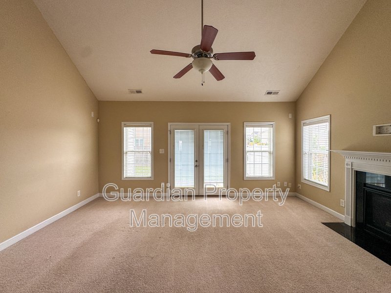 Gorgeous 3 Bed 2.5 Bath Home on Corner Lot property image