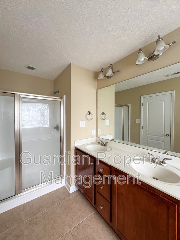 Gorgeous 3 Bed 2.5 Bath Home on Corner Lot property image