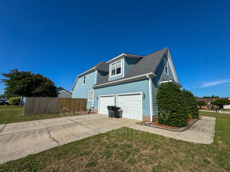 Well-Maintained 4 Bed 2.5 Bath Home with a Pool property image