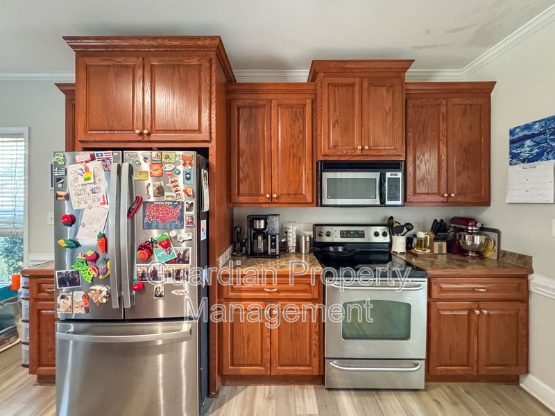 Well-Maintained 4 Bed 2.5 Bath Home with a Pool property image