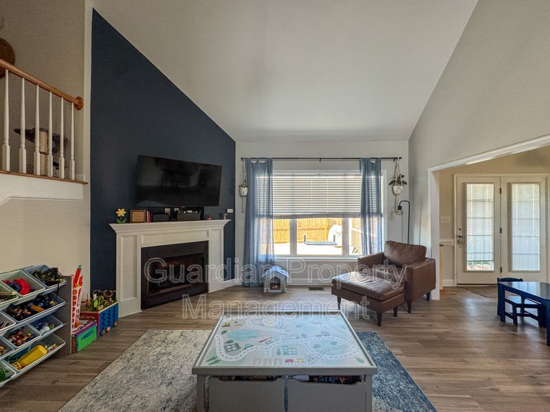 Well-Maintained 4 Bed 2.5 Bath Home with a Pool property image