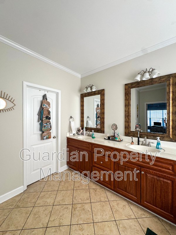 Well-Maintained 4 Bed 2.5 Bath Home with a Pool property image