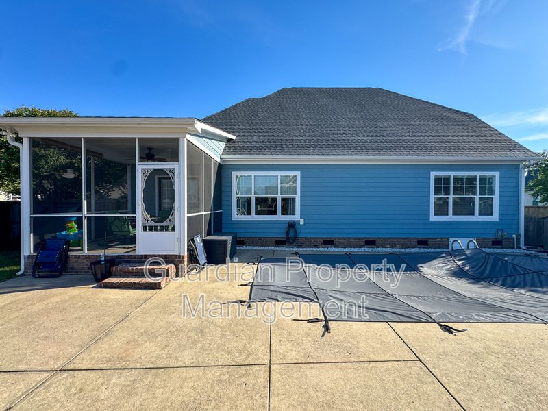 Well-Maintained 4 Bed 2.5 Bath Home with a Pool property image
