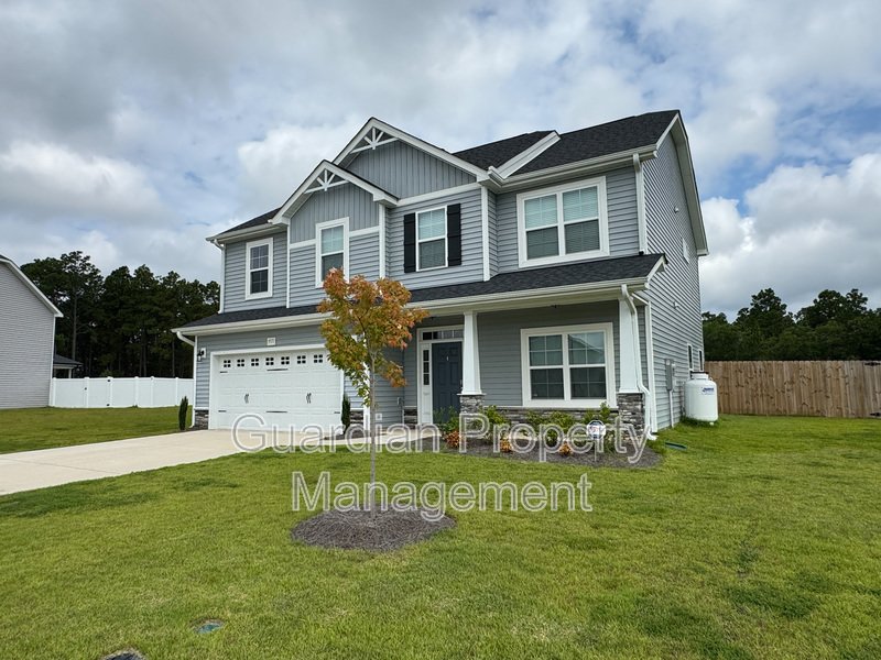 Stunning 4 Bed Home with Fenced Backyard property image